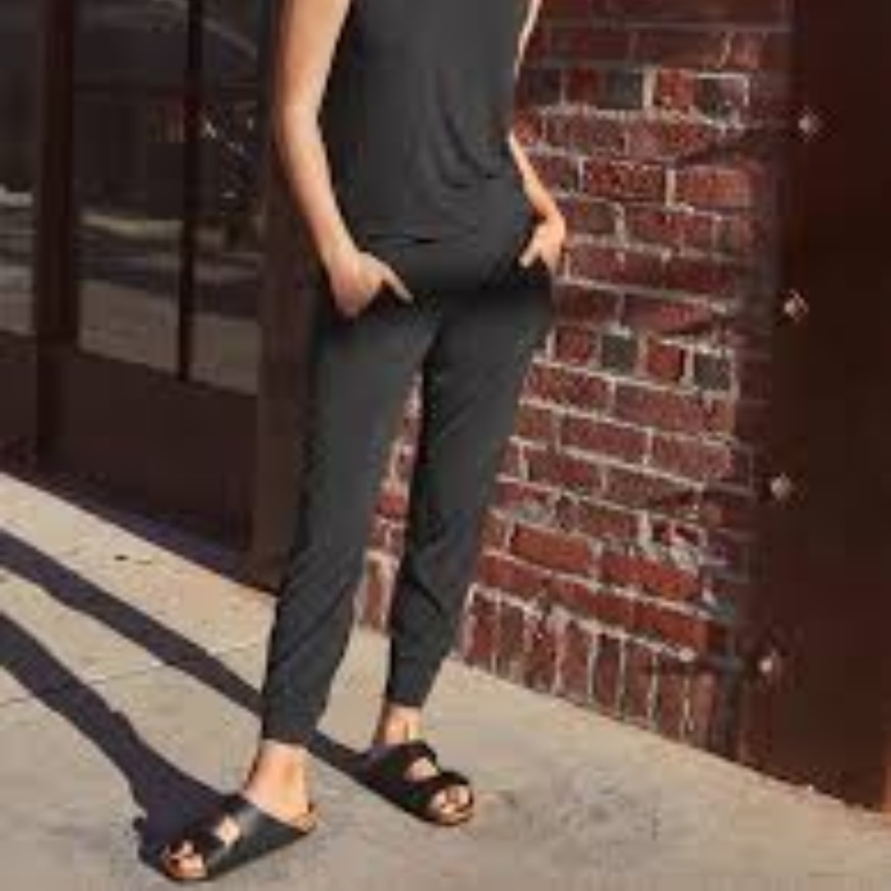 Athleta Soho Jogger, Black, size 4